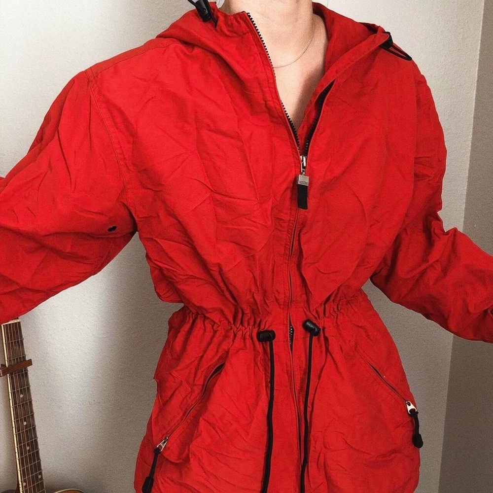 Vintage Pacific Trail Water Resistant Hooded Windbreaker in Red